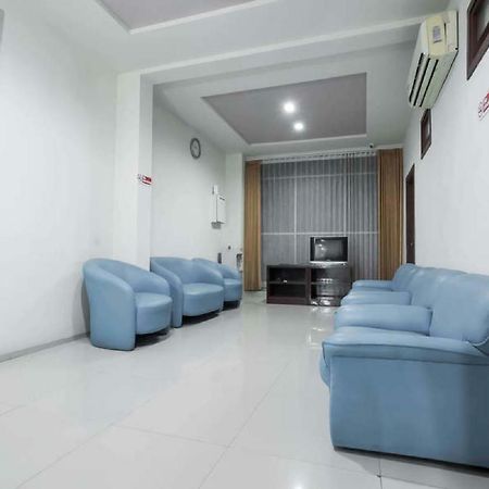 Reddoorz @ Panglima Sudirman Hotel Surabaya Ngoại thất bức ảnh