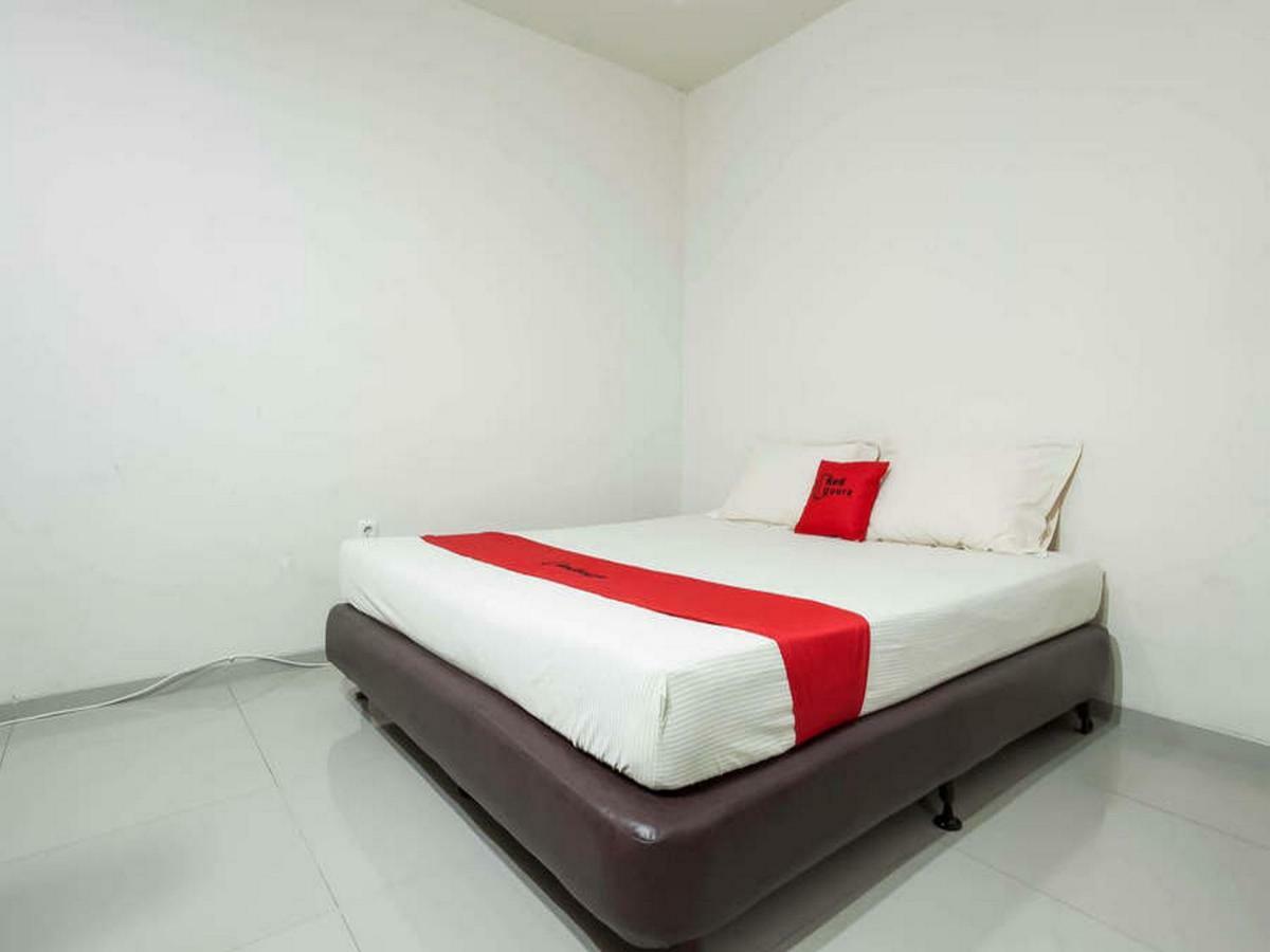 Reddoorz @ Panglima Sudirman Hotel Surabaya Ngoại thất bức ảnh