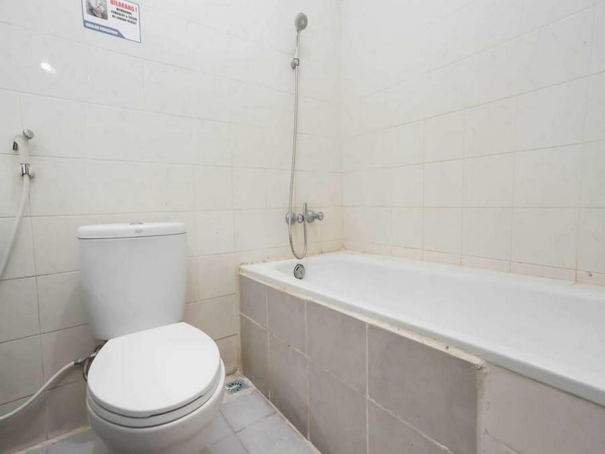 Reddoorz @ Panglima Sudirman Hotel Surabaya Ngoại thất bức ảnh